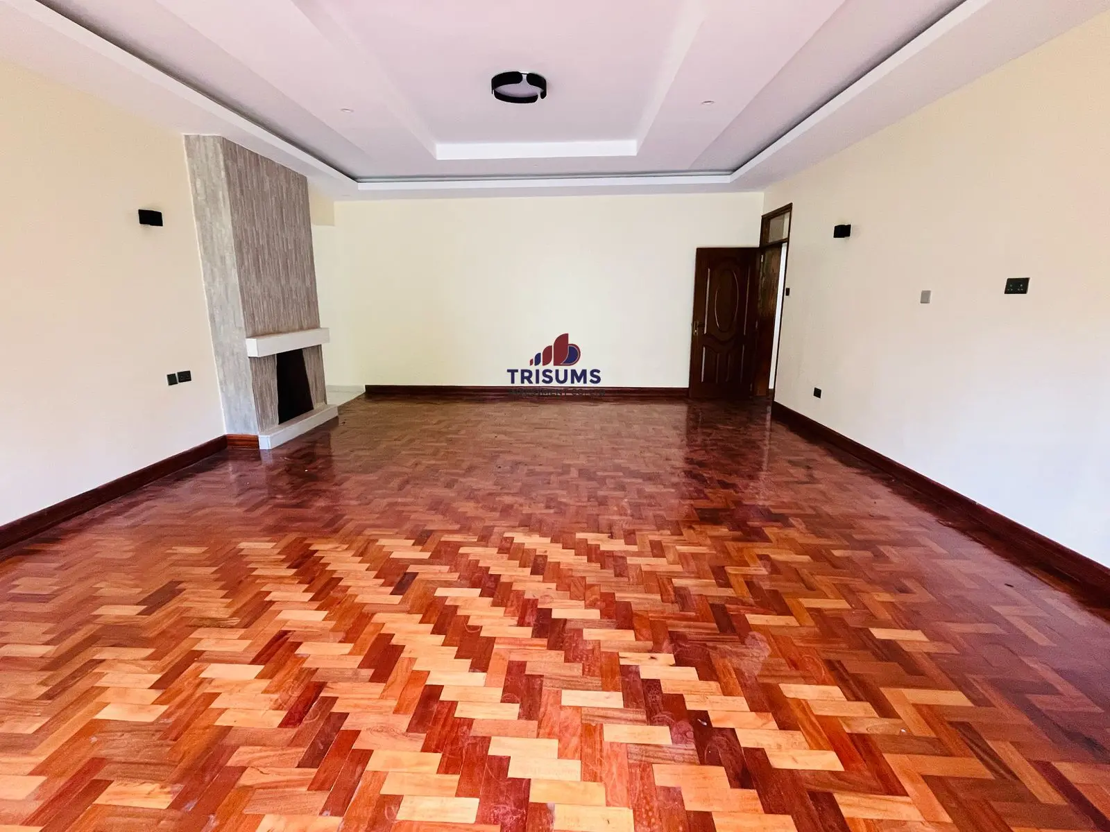 8 Bedroom Standalone Residence To Let